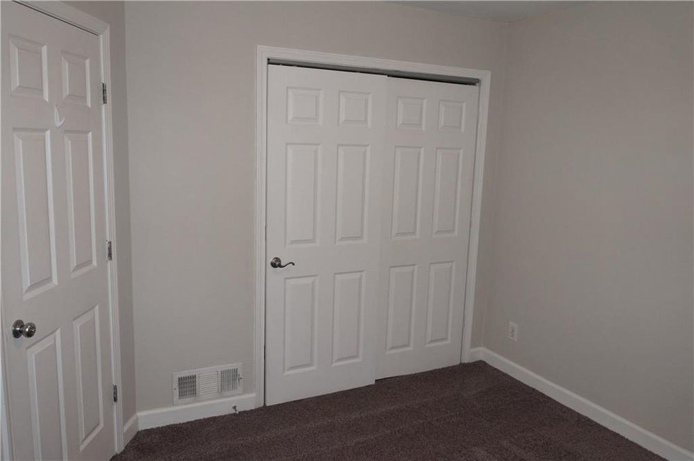 Nice 2 bed 1.5 bath condo in Gated Community property image