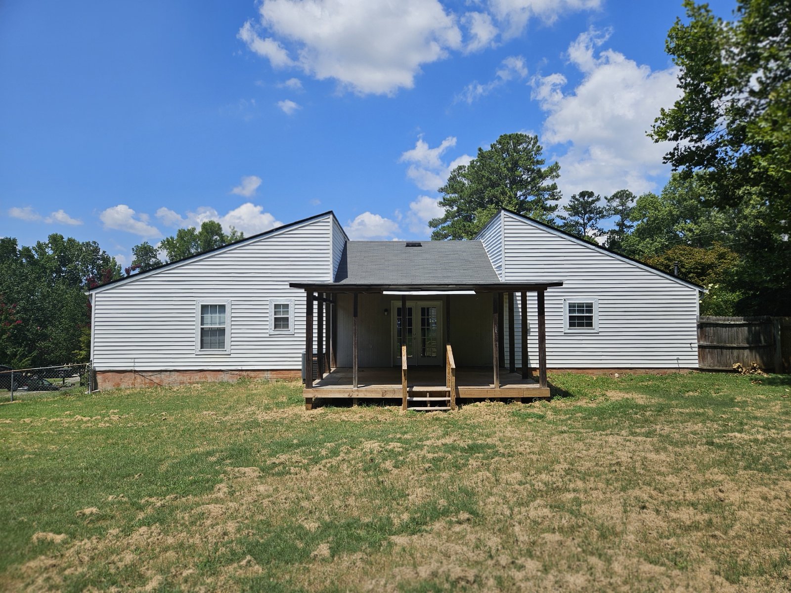 Rare 3 bed 2 bath ranch located in Woodstock property image